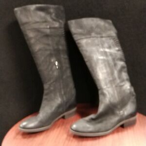 Vince Camuto VC-Patamina Black Leather Low Heeled Boots - Size 12M